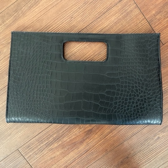 Forever 21 Handbags - Forever21 black